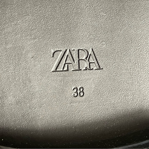 Zara Black Flat Shoes Loafers With Gold Buckles EU38 US7.5 Slip On Chunky Retro - Picture 12 of 13